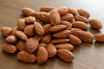 ローストされたアーモンド