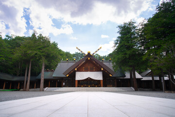 Hokkaido Jingu, a Shinto shrine enshrines four spirits including soul of Emperor Meiji and early explorers of Hokkaido such as Mamiya Rinzo, sited in Maruyama Park, Chuo-ku, Sapporo, Hokkaido, Japan - obrazy, fototapety, plakaty