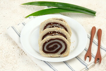 Mochi roll with topping sesame seed	