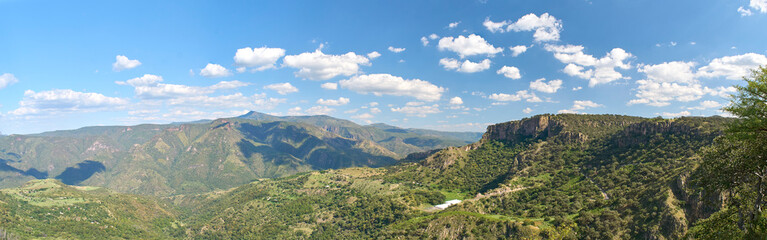 Fototapeta na wymiar panoramica, paisaje, jalisco, hacienda, montañas, nubes, cielo, jalisco