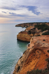 Fototapeta na wymiar Cliff along the Atlantic Ocean on a sunny winter day in southern Portugal.