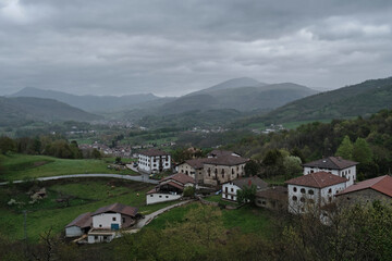 Fototapeta na wymiar Paisaje del Valle del Batzan en Navarra 