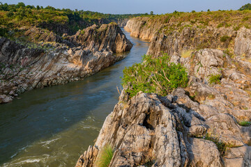 Jabalpur, Madhya Pradesh/India : October 24, 2018 – Dhuandhar waterfall in Narmada river at Bhedaghat, Jabalpur.