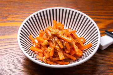 にんじんのくるみ味噌和え