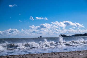 冬の強風の野蒜海岸