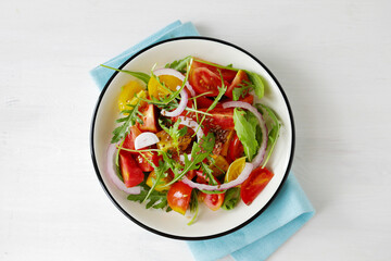 light tomato salad with arugula