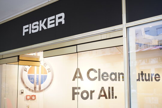 Fisker Ocean Pop-Up Store auf dem Kurf&uuml;rstendamm in Berlin am 25.01.2024