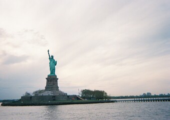 Fototapeta premium statue of liberty city