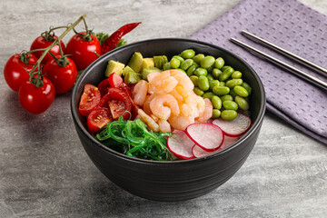 Hawaian cuisine - Poke with cocktail shrimps