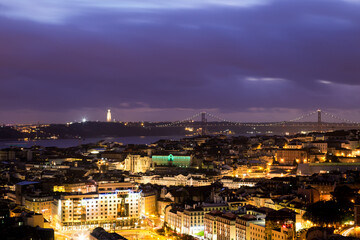 Fototapeta na wymiar atmospheric sunset in Lisbon (Portugal)