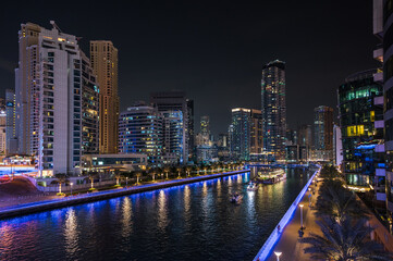 Fototapeta na wymiar Evening view of the skyscrapers of Dubai Marina.