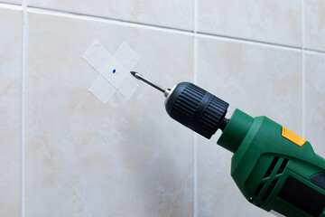 drilling tiles with a drill with a spear drill