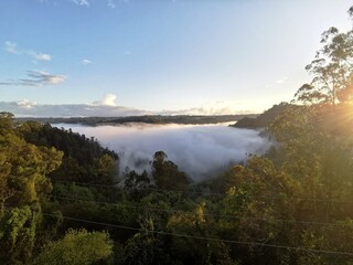 Bruma en un monte de Coirós, Galicia