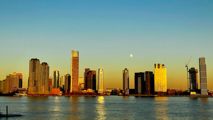 Fototapeta premium New York city skyline at sunset