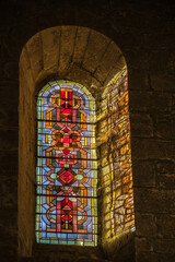 Saint Robert (Corrèze, France) - Vue intérieure de l'église Saint Robert - Détail de vitrail - 719718774