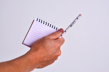 escrevendo em caderno de anotações, lembretes e recomendações , mini agenda 
