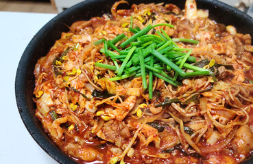 Spicy stir-fried meat and vegetables 