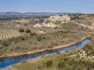 Fototapeta na wymiar view of the town of zorita de los canes