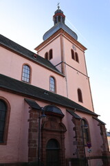 Fototapeta na wymiar Blick auf die Katholische St. Markuskirche im Zentrum der Stadt Wittlich in Rheinland-Pfalz