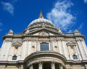 Fototapeta na wymiar St. Paul's Cathedral under the blue sky in summer in London, UK