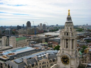 Fototapeta premium London cityscape view from top of St. Paul's Cathedral in summer in London, UK