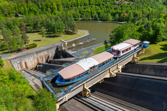 Schiffshebewerk am Rhein-Marne-Kanal bei Saint-Louis - Arzviller. Department Mosel in der Region Lothringen in Frankreich