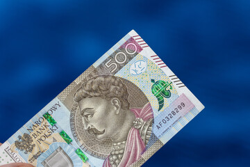 Jeden Polski banknot o nominale 500 złotych z bliska  - obrazy, fototapety, plakaty