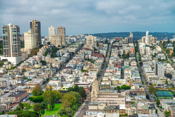 Fototapeta na wymiar San Francisco, CA - August 7, 2017: City streets and buildings on a sunny morning
