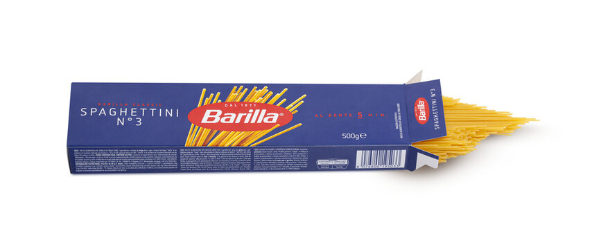 Open packaging of Barilla Spaghetti n.3 italian pasta on transparent background