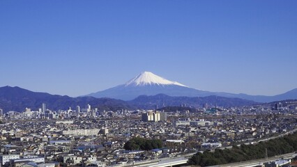 ＜静岡市＞富士山と静岡市街（静岡市街を一望）