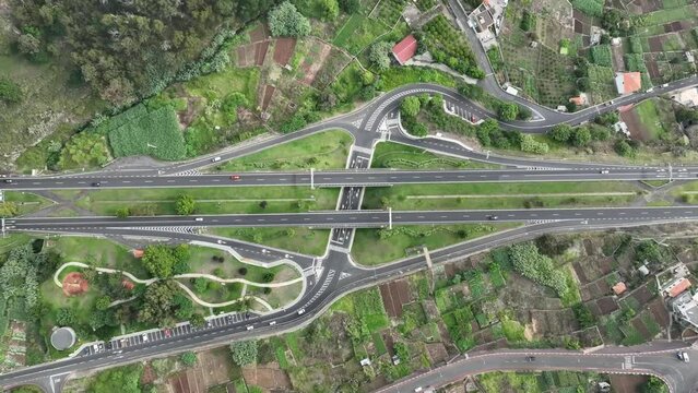 autopista desde punto de vista aereo