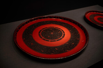 Red Wood Plate