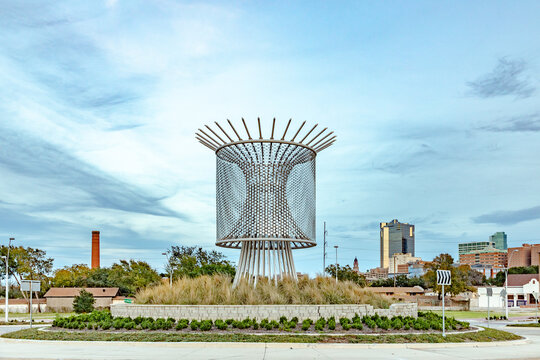 Wind Roundabout is a kinetic sculpture created by artist, Ned Kahn i, Fort Worth, USA.