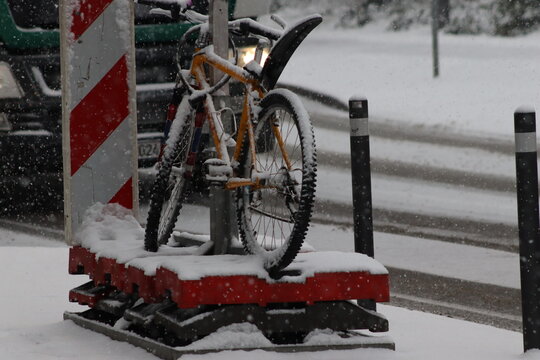 Snow pictures that were taken in Troisdorf (RSK(NRW). They look very beautiful :=)
