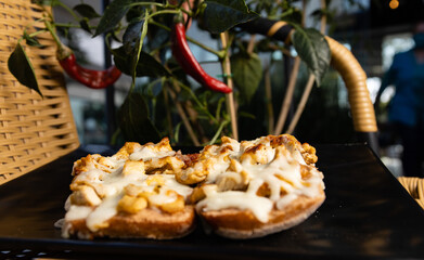Molletes de pollo