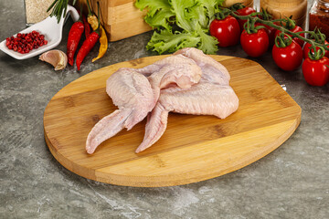 Raw chicken wings foe cooking