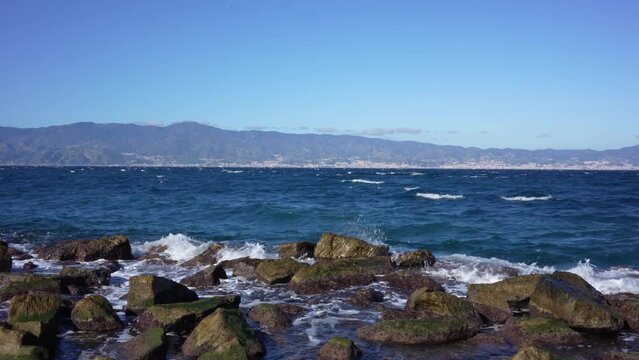 Onde sugli scogli - 8