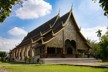 Fototapeta na wymiar A tall and long temple known as Main Wihan at Wat Chiang Man in Chiang Mai, Thailand