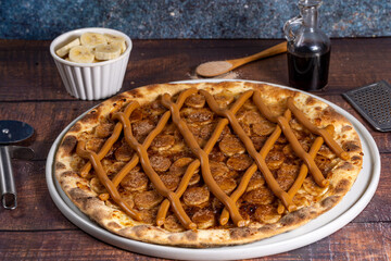 Dulce de leche Pizza with banana