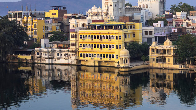 Udaipur : City of Lakes | WanderingAkshat