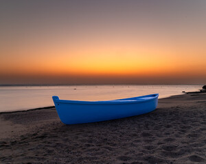 Niesamowity i malowniczy wschód słońca nad brzegiem Morza Czerwonego w Marsa Alam © Fotografia1979