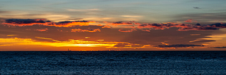 Bord de mer au coucher du soleil