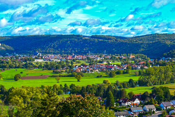 Blick von der Burg Guttenberg auf Neckarmühlbach/Haßmersheim im Neckar-Odenwald-Kreis (Baden Württemberg)	