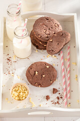 Milky and crunchy chocolate cookies served with fresh milk..
