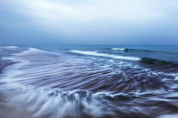 Ostseebrandung im Winter