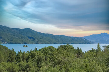 Fototapeta na wymiar The lake of Serre-Poncon in France, beautiful landscape in summer 