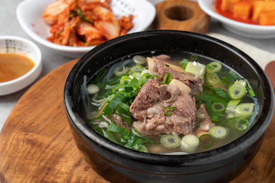 Galbi-tang, Seolleong-tang, Naju-gom-tang, Yukgaejang, Bibim-myeon, Cold Noodles, Cold Noodles, Korean food, Beef Galbi octopus shrimp hot pot, Sogal-nak-sae hot pot, Son Mandu, Dumpling, Dumpling
