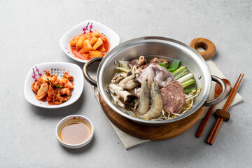 Galbi-tang, Seolleong-tang, Naju-gom-tang, Yukgaejang, Bibim-myeon, Cold Noodles, Cold Noodles, Korean food, Beef Galbi octopus shrimp hot pot, Sogal-nak-sae hot pot, Son Mandu, Dumpling, Dumpling
