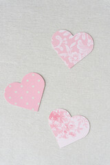 Obraz premium floral and dotted pink hearts on crepe paper