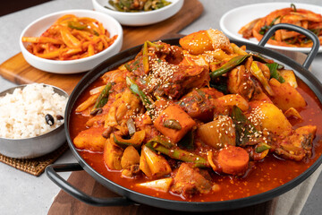 Stir-fried tripe, pork tripe, dakdoritang, dakdoritang, dakdoritang, stir-fried spicy pork, doenjang stew, kimchi stew, Korean food, traditional food, side dishes